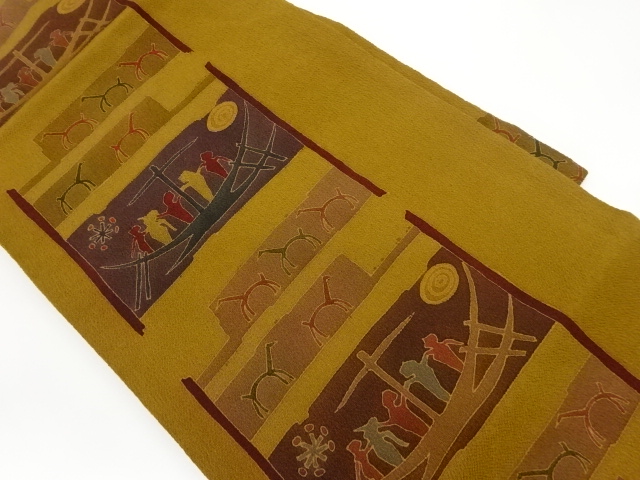 縮緬地変わり横段に抽象動物・人物模様名古屋帯